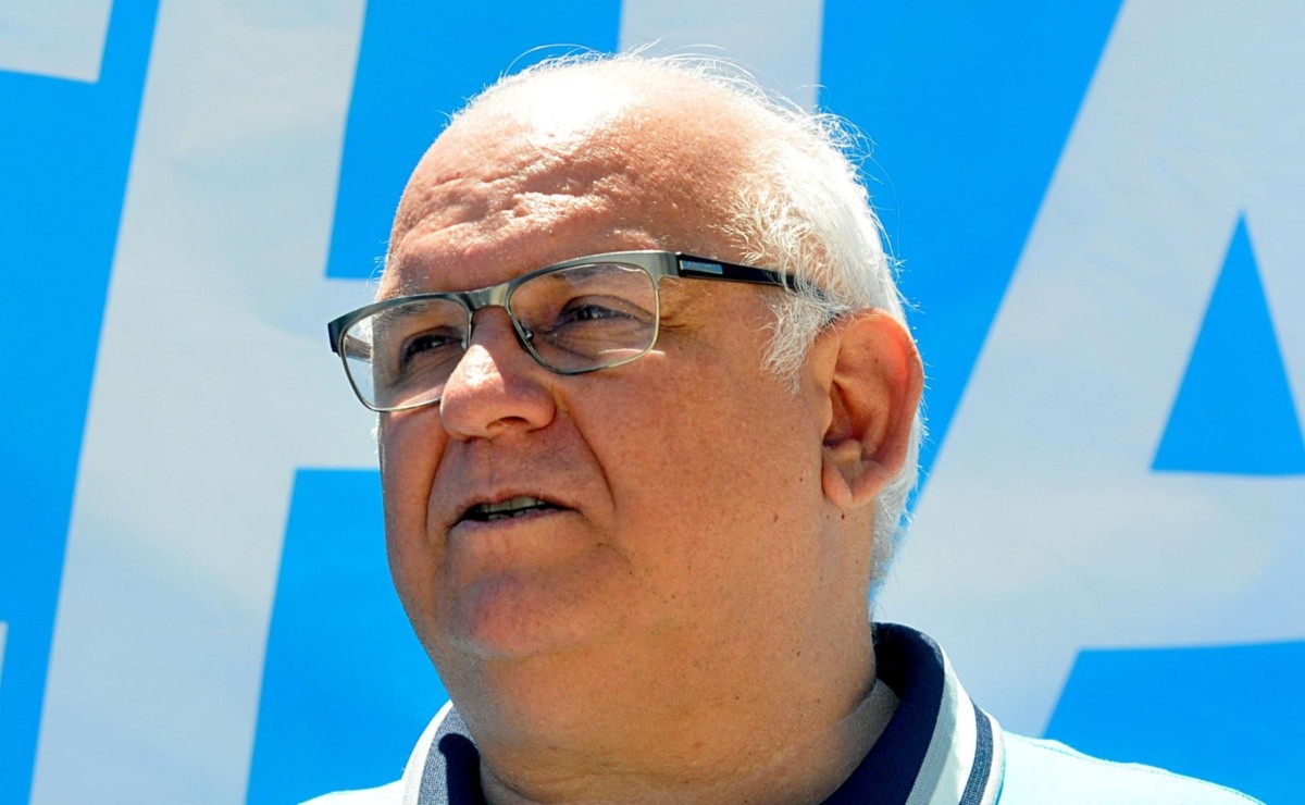 “A tendência é que saia no meio do ano”; Romildo é avisado sobre possível saída de meio-campista contestado... - Bolavip Brasil