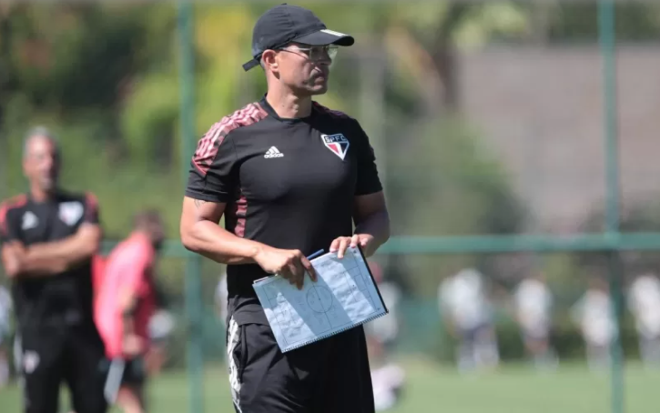 Alex revela sondagens para deixar o São Paulo e fala sobre futuro - SPFC.Net