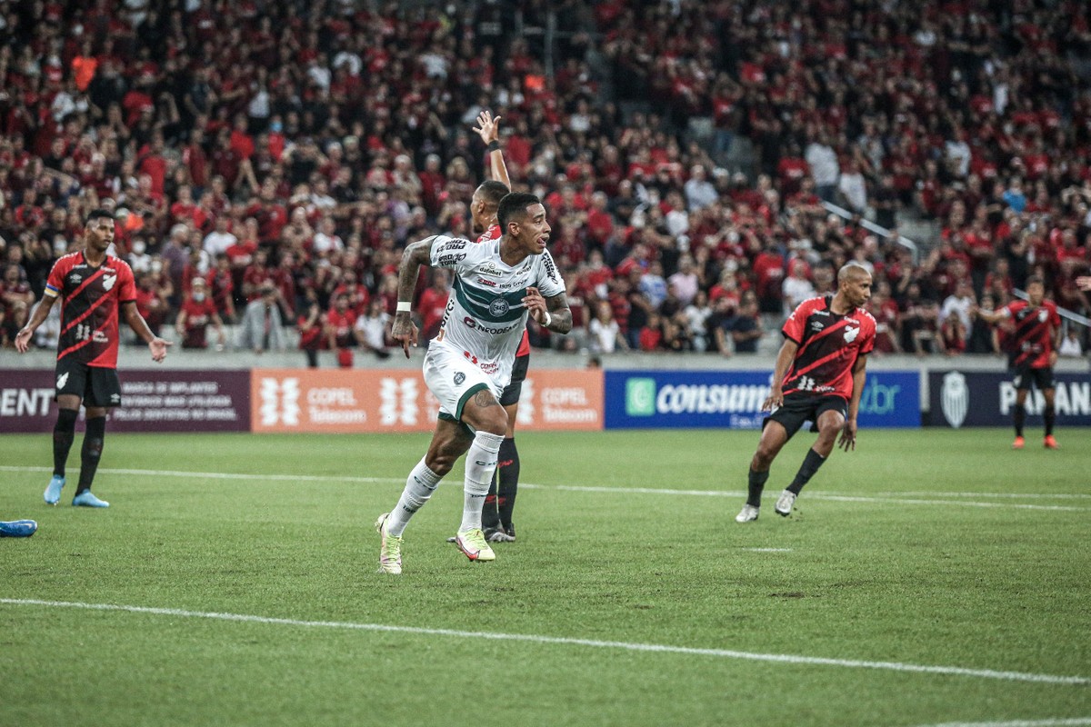 Atuações do Coritiba: Alef Manga brilha, e Muralha faz jogo seguro; confira notas - Globo.com