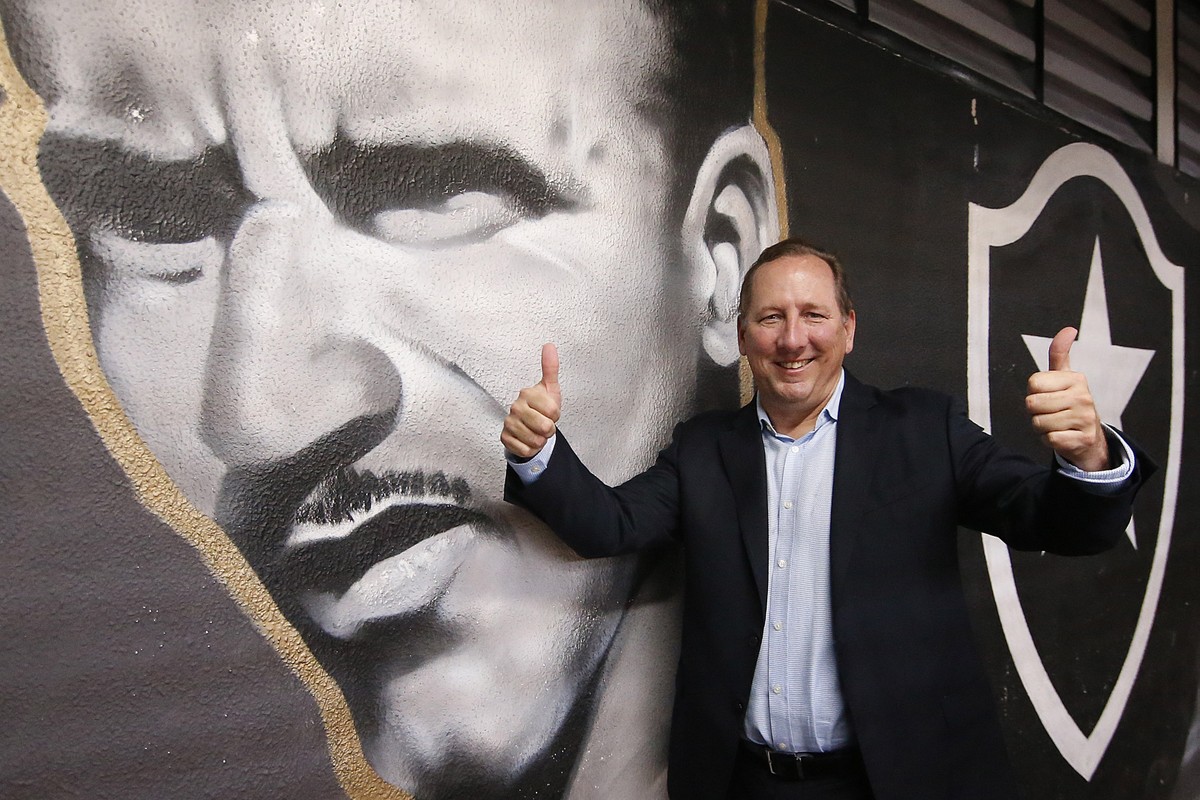 Botafogo gasta cerca de R$ 65 milhões na primeira janela de transferência com John Textor - Globo.com