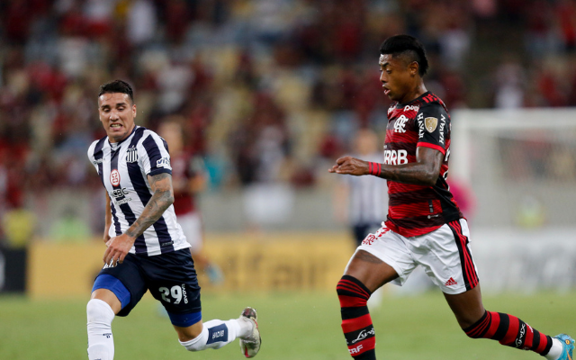 Bruno Henrique realiza exame no joelho e vira dúvida para jogo contra o São Paulo - Coluna do Fla