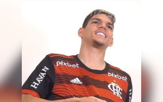 Chegada de Ayrton Lucas causa divergência nos bastidores do Flamengo - Flamengo | Notícias, jogos e contratações - Coluna do Fla