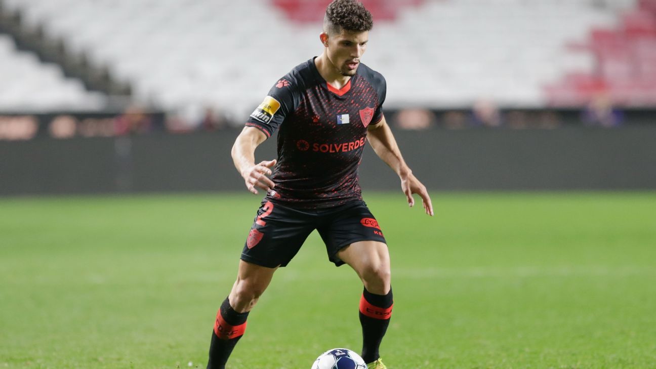 Corinthians acerta com lateral português pedido por Vítor Pereira; veja detalhes do contrato - ESPN.com.br