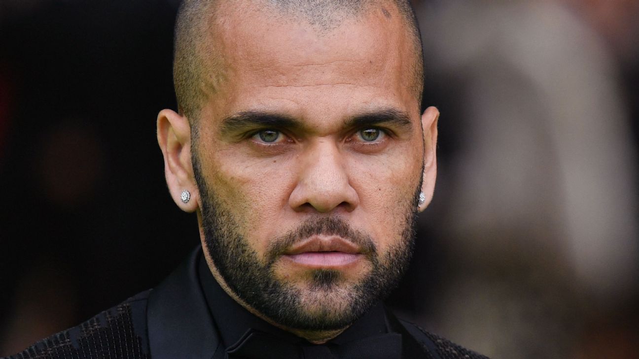 Daniel Alves é reto e direto ao se explicar após polêmica sobre saída do São Paulo; veja o recado - ESPN.com.br
