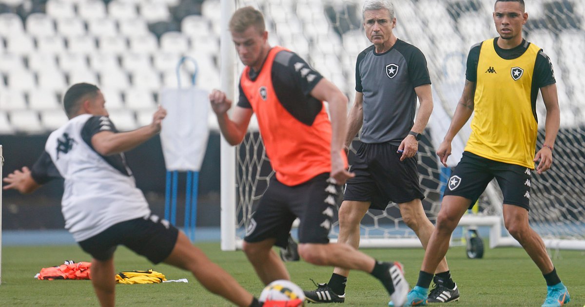 Em primeiro treino no Botafogo, Luís Castro pede intensidade e ambição ao time - FogãoNET