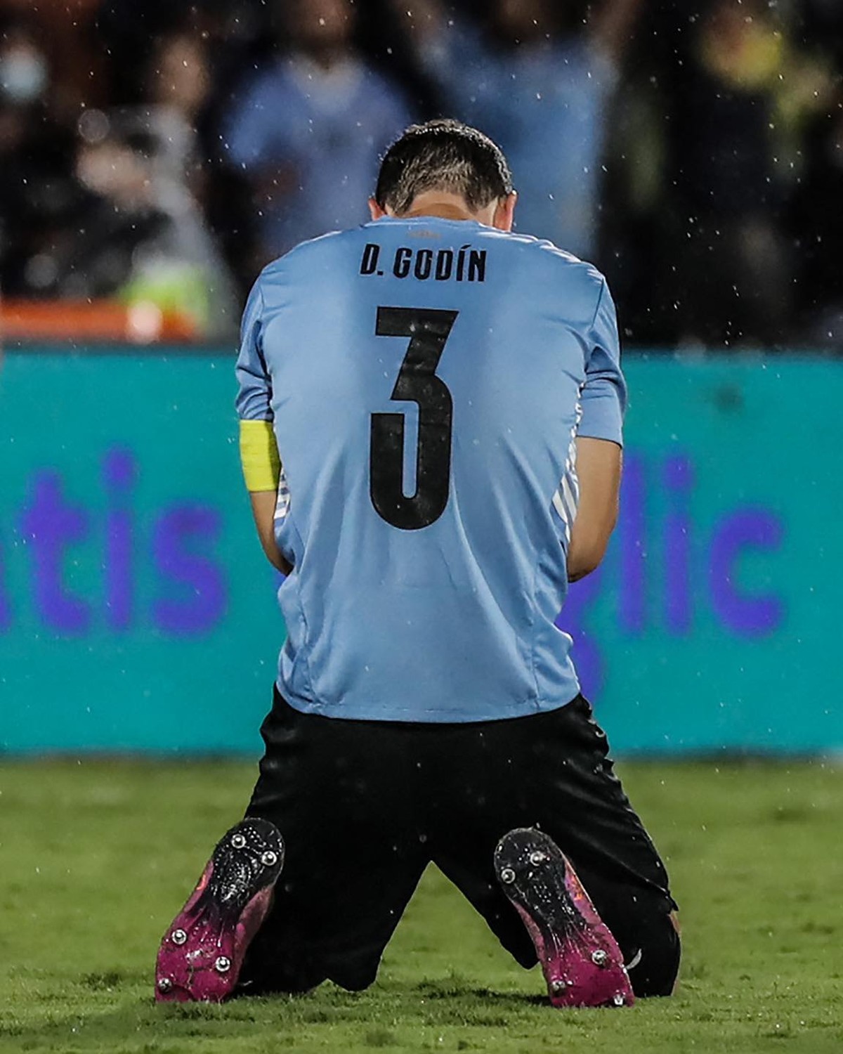 Favorito à titularidade do Atlético-MG na final, Godín é escolhido para seleção da rodada nas Eliminatórias - Globo.com