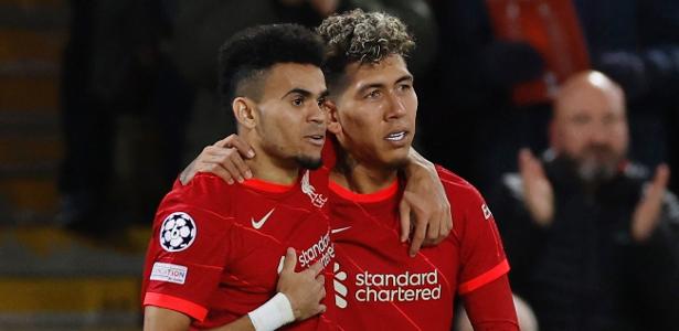 Firmino marca duas vezes, Liverpool empata e elimina o Benfica na Champions - UOL Esporte