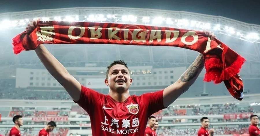 Gabriel Teixeira e Elkeson chegam em Porto Alegre e Grêmio prepara anúncios - Correio do Povo