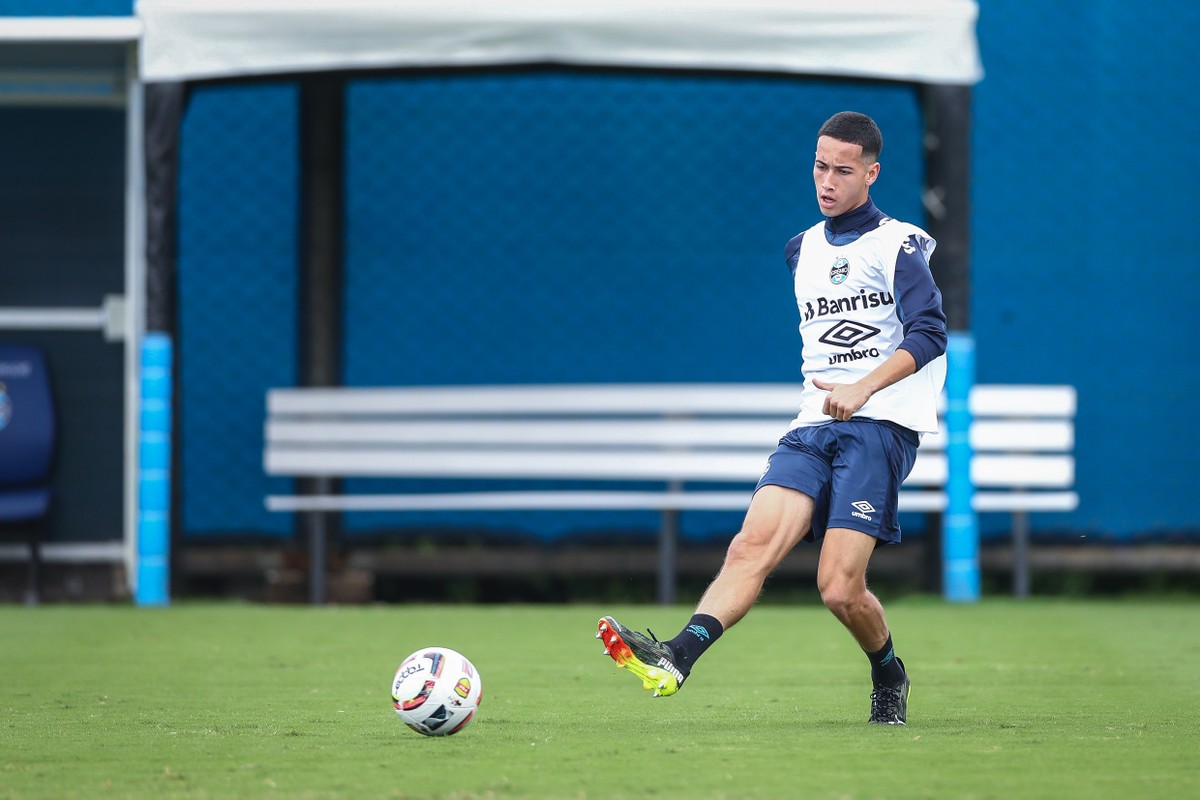 Grêmio acerta renovações de Gabriel Silva e Natã - Globo.com
