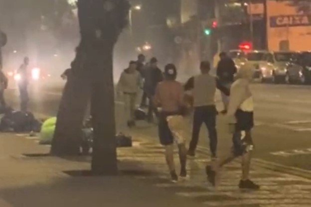 Homem é esfaqueado no Juvevê durante confusão após clássico entre Athletico e Coritiba - Banda B