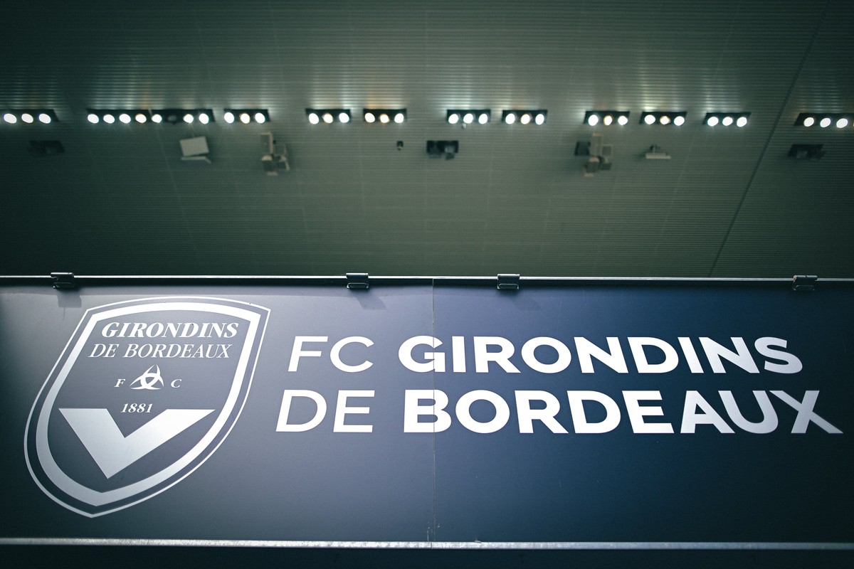 Jogador do elenco principal do Bordeaux é pego roubando chuteiras do vestiário - Globo.com