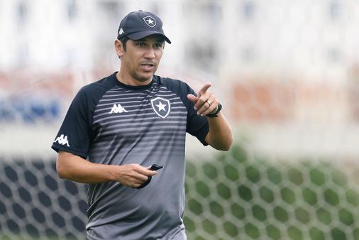 Lúcio Flávio aceita convite e será o técnico do Botafogo B - LANCE!