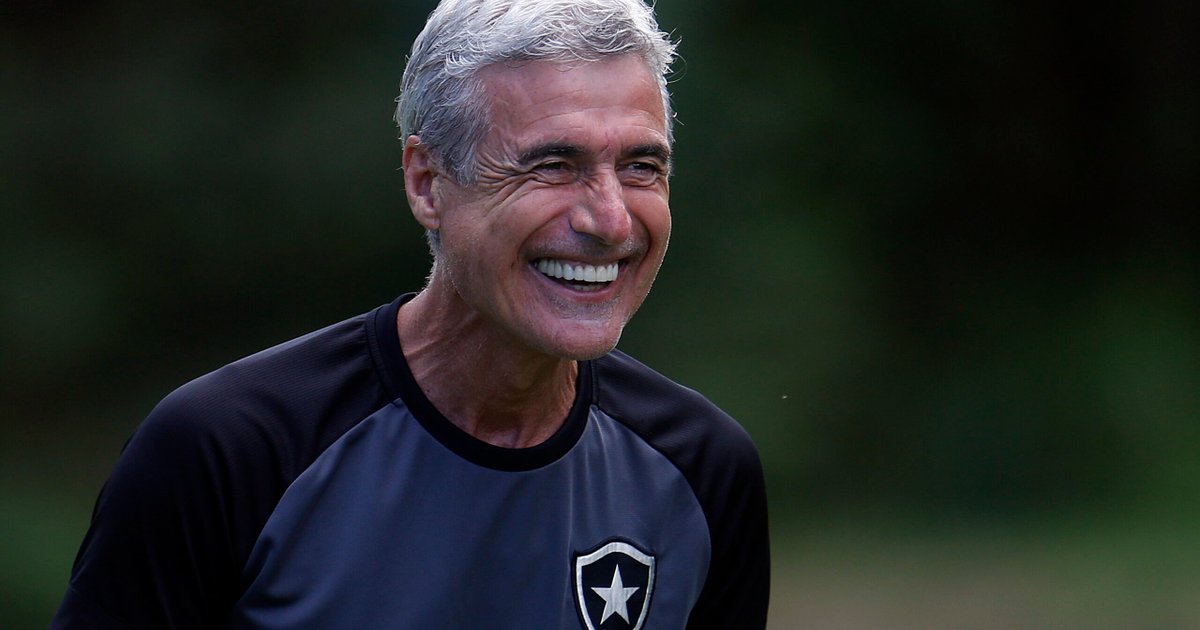 Luís Castro agradece apoio da torcida do Botafogo e projeta estreia com casa cheia: ‘Vai ser dia - FogãoNET