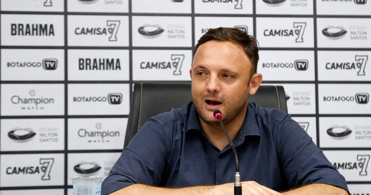Mazzuco fala sobre procura por CTs e reforços no Botafogo: ‘Estamos buscando opções e o trabalho só termina - FogãoNET