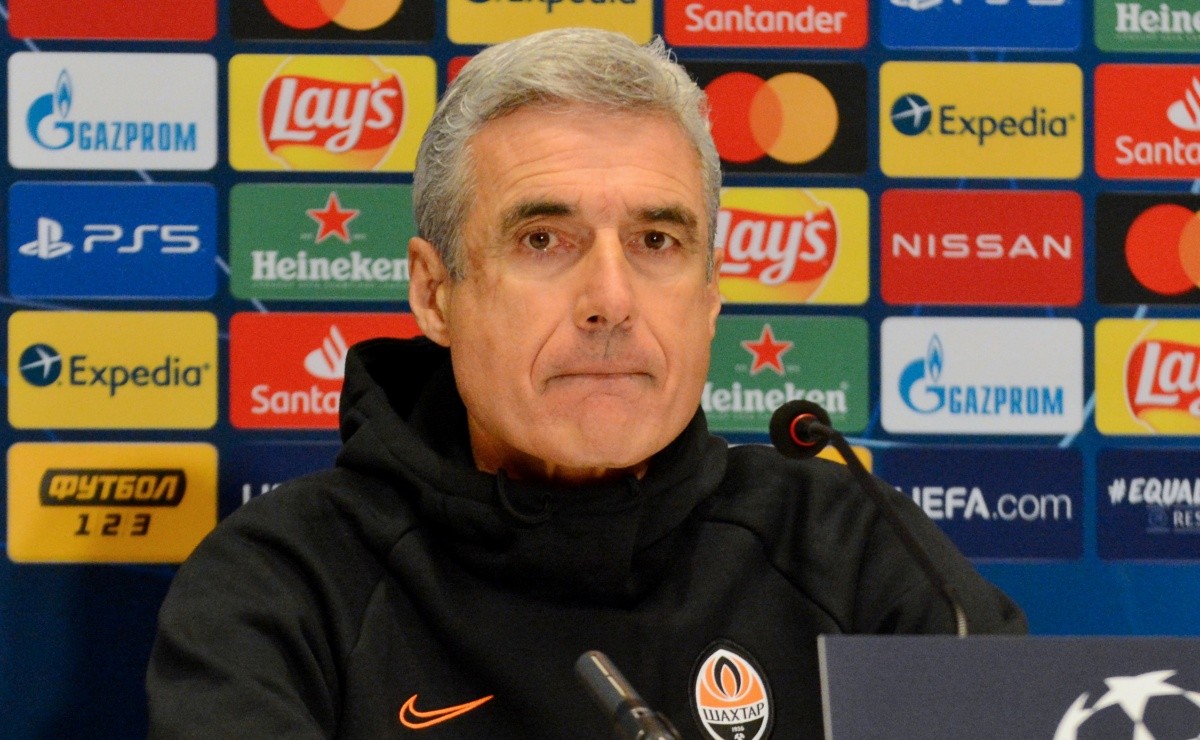 OFICIAL: Botafogo anuncia contratação de atacante do futebol europeu - Somos Fanáticos Brasil