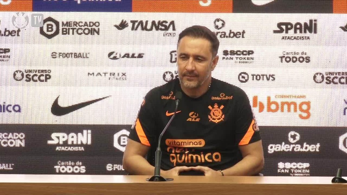 Paulinho admite que precisa melhorar no Corinthians: 