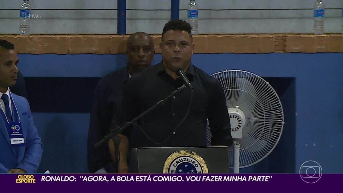 Ronaldo enaltece torcida do Cruzeiro e garante solução rápida para transfer ban: 