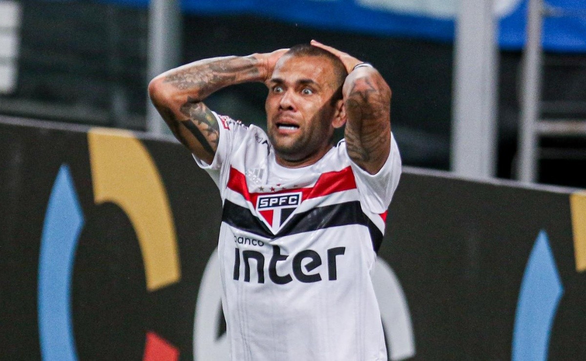 São Paulo rebate críticas de Daniel Alves e expõe bastidores sobre rescisão contratual: “Ninguém é maior do... - Bolavip Brasil