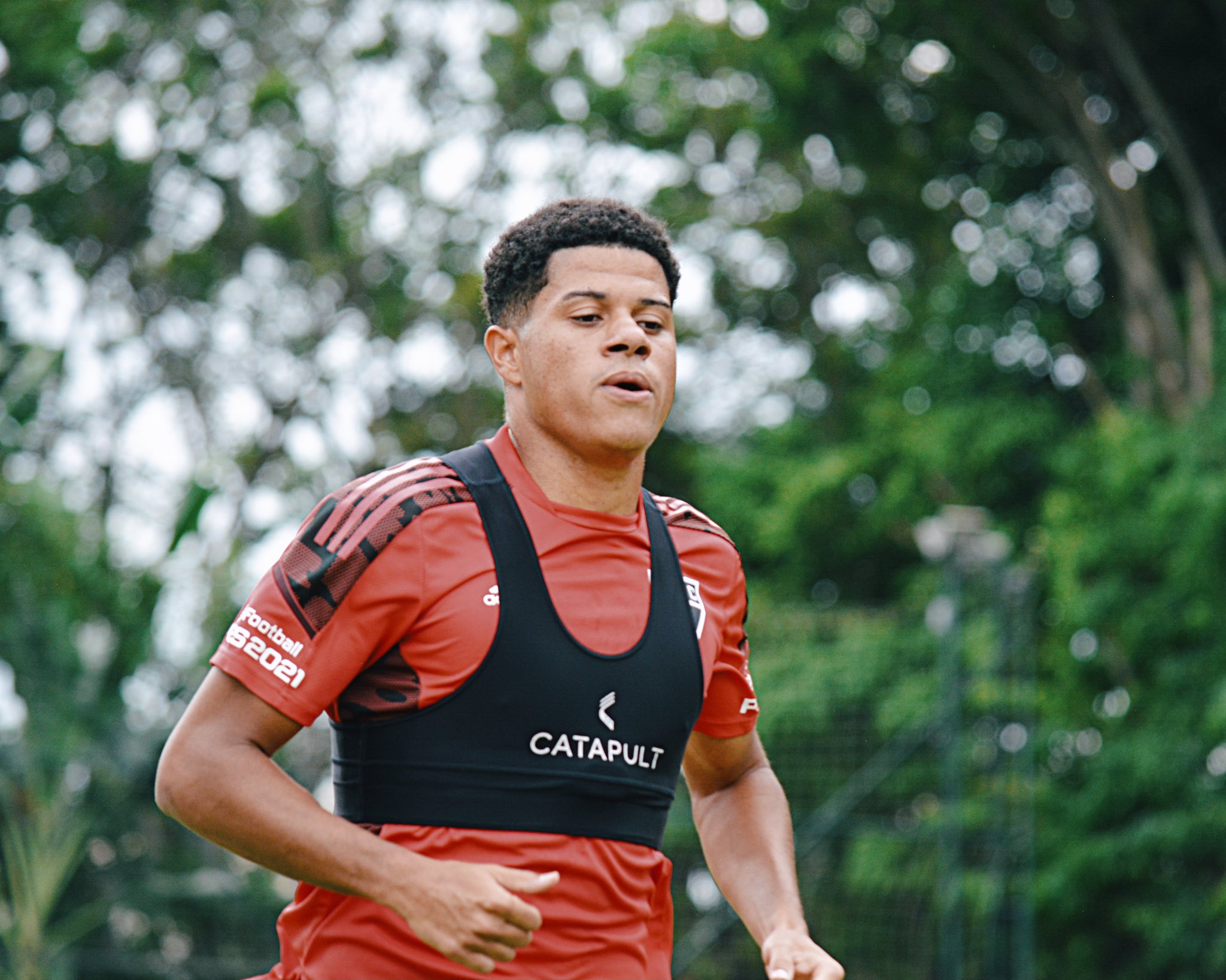 São Paulo se reapresenta após goleada; dupla volta a treinar com o elenco após lesões - Gazeta Esportiva