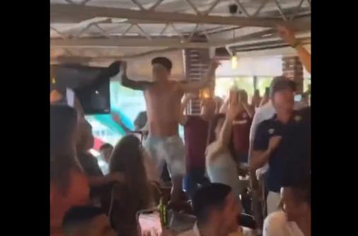 Sem camisa, Cano vibra com música em provocação ao Vasco após título do Fluminense - LANCE!