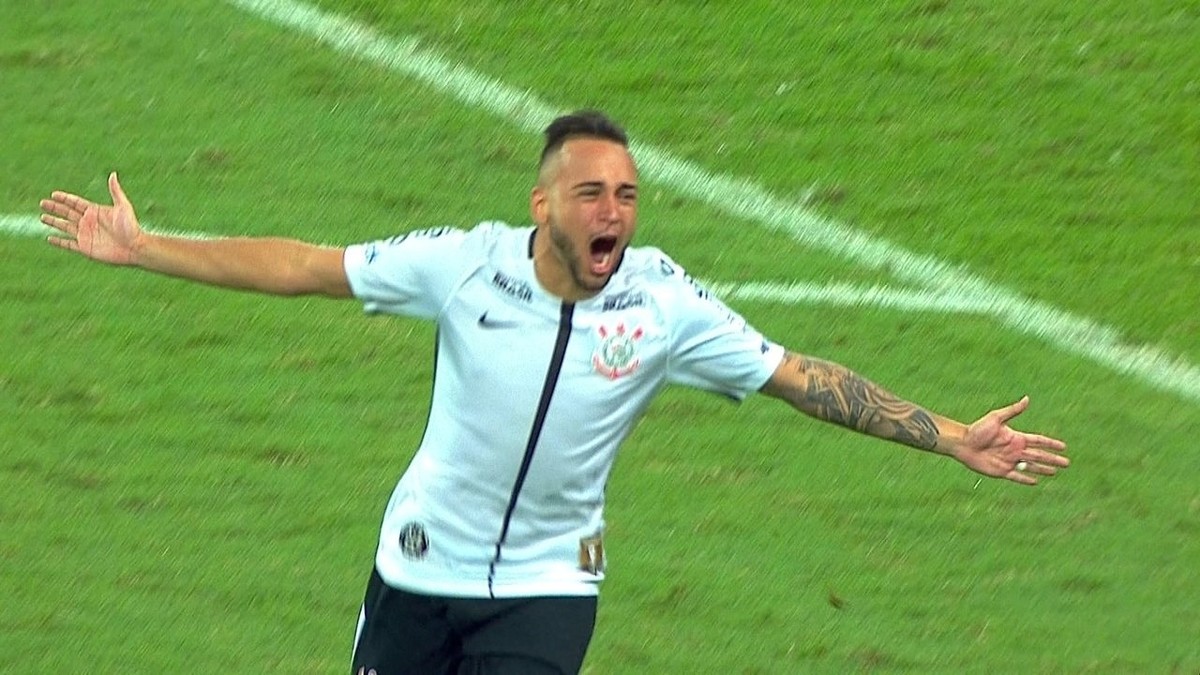 Shakhtar Donetsk anuncia transferência de Maycon para o Corinthians - Globo.com